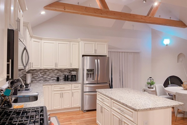 Frigorífic, microones, forn i placa de cuina