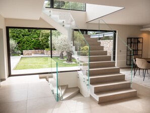 Interior - A contemporary 5-bed masterpiece with sea & sunset views (Villefranche-sur-Mer)