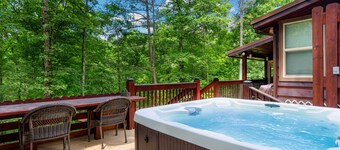 Peach Creek Lodge | Cabin in Ellijay