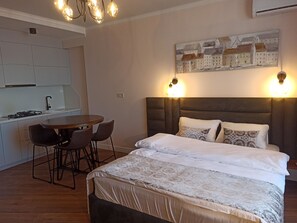 1 bedroom, iron/ironing board, WiFi, bed sheets - Luxury apartment with full view Sea-City-Mountains 31st floor steps from the sea (Batumi)