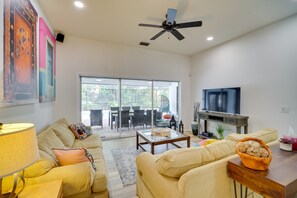 TV, video games, DVD player, stereo - 'Casa Blanco' Escape w/ Fire Pit in Sebastian! (Sebastian)
