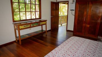 3 habitaciones, tabla de planchar con plancha y wifi gratis