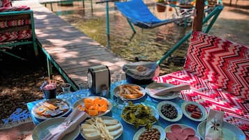 Free daily buffet breakfast