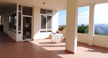 Authentic Lebanon - Charming, welcoming property in the heart of Magdouché