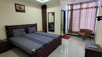 3 bedrooms, bed sheets