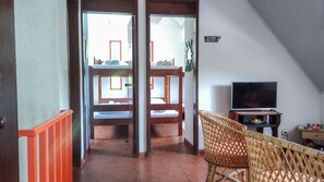 3 bedrooms, desk, iron/ironing board, free WiFi