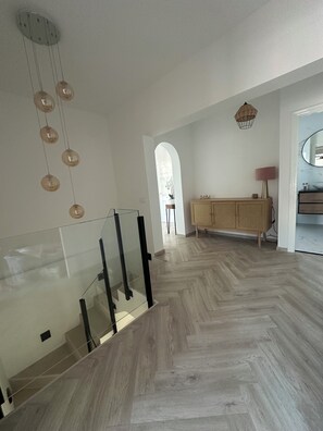 Interior - Stunning Villa with Scenic Views of Golf Course & Modern Open Plan Kitchen (La Mandarina)