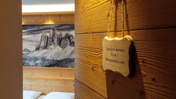 Standard Auronzo | Desk, free WiFi, bed sheets