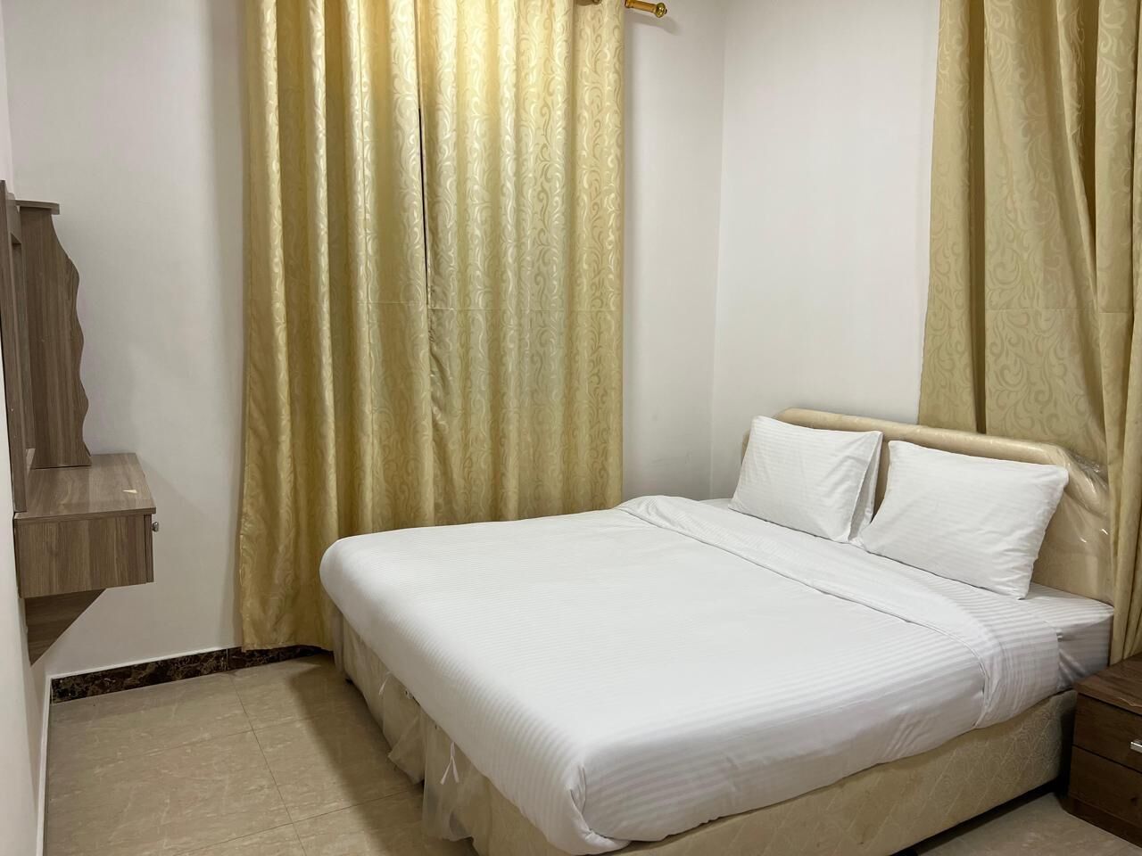 2 kamar tidur, seprai premium, dan bantalan ekstra lembut
