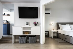 3 bedrooms, in-room safe, desk, soundproofing