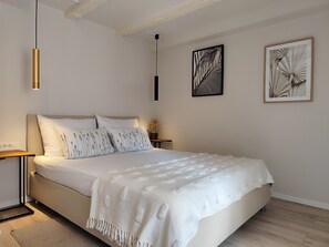 3 habitaciones, caja de seguridad en la habitación y escritorio 