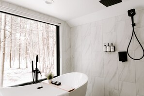 Shower, hair dryer, towels, soap - Modern Juniper Cabin #2 [2bd+2ba] on Clark Lake (Nisswa)