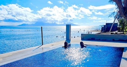 Villa Vaiava - private infinity pool on the beach