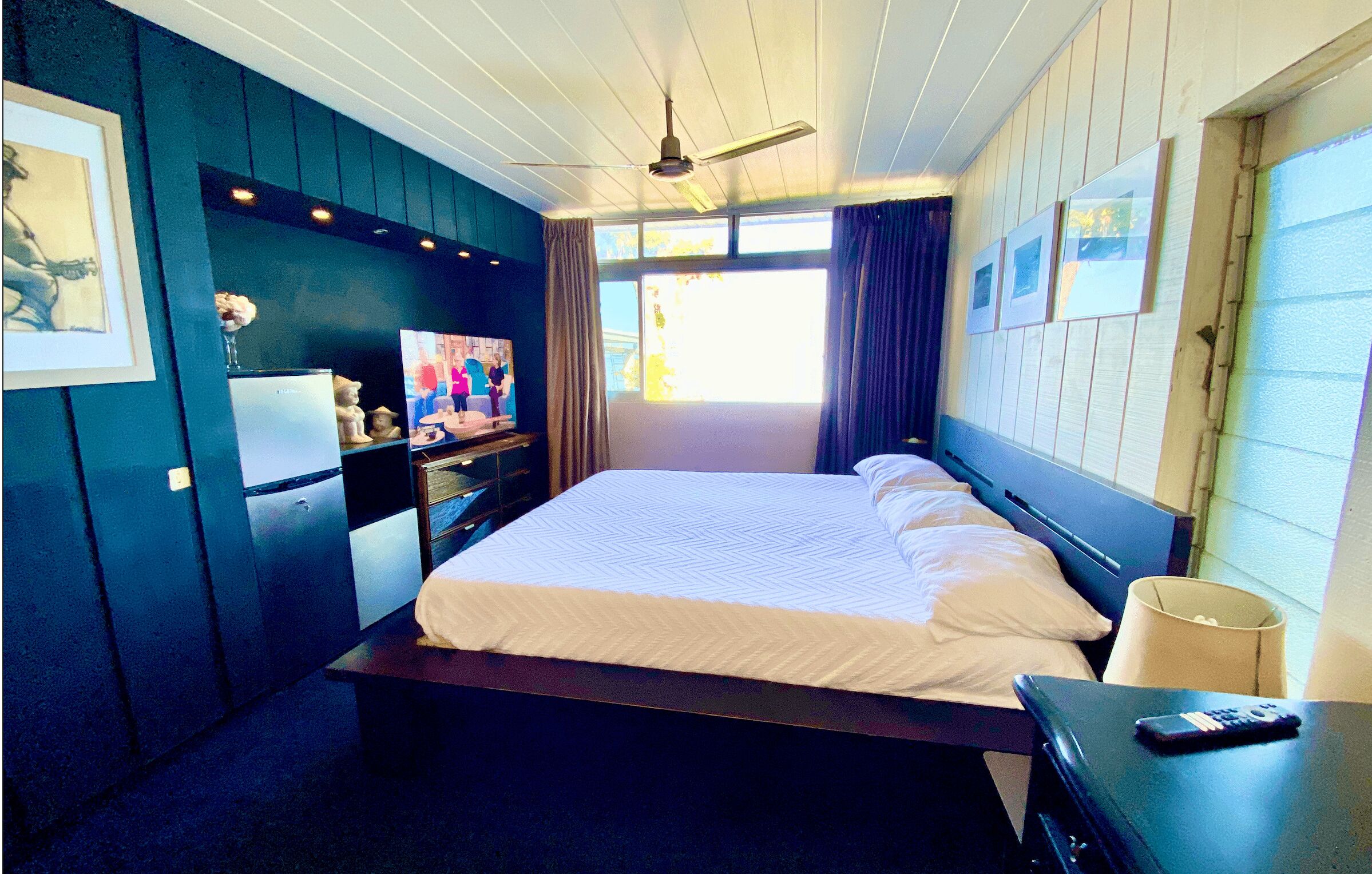 4 bedrooms, in-room safe, desk, iron/ironing board