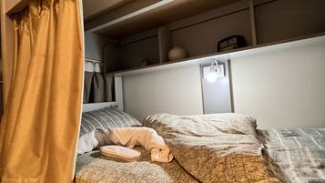 1 間臥室、埃及棉床單、高級寢具、羽絨被