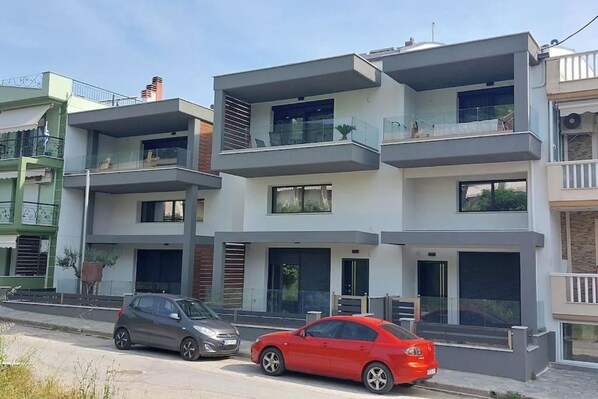 Exterior - Good Vibes Suite. (Nea Iraklitsa, Kavala Region, Greece)