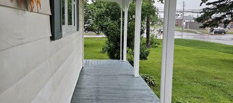 Sunflower Guest Suites