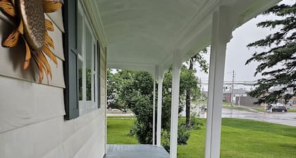 Sunflower Guest Suites