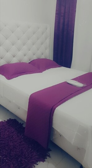 2 chambres, fer et planche à repasser, Wi-Fi, draps fournis