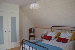 2 bedrooms, iron/ironing board, travel cot, free WiFi - Maison Rénovée Dans les Monts D'arrée (Botmeur)