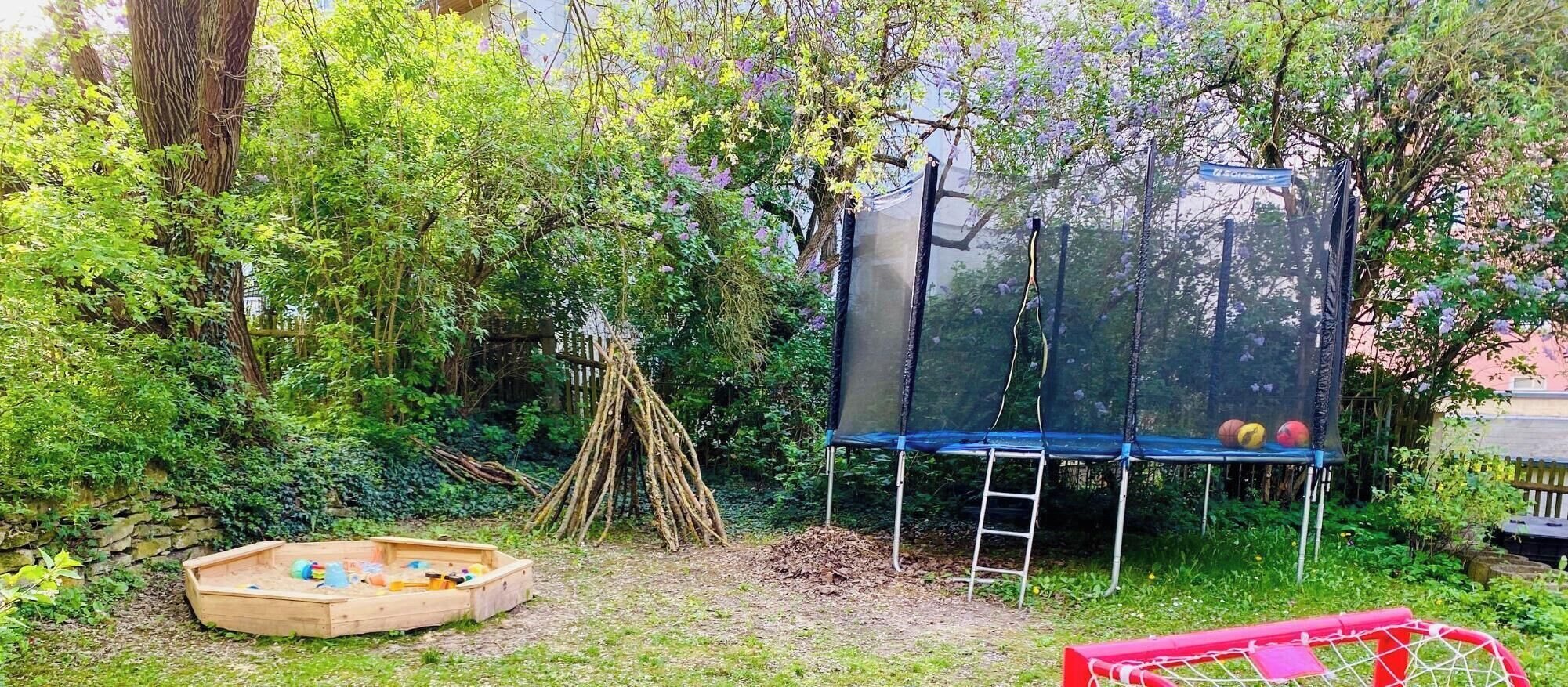 Kinderspielbereich in unserem Garten