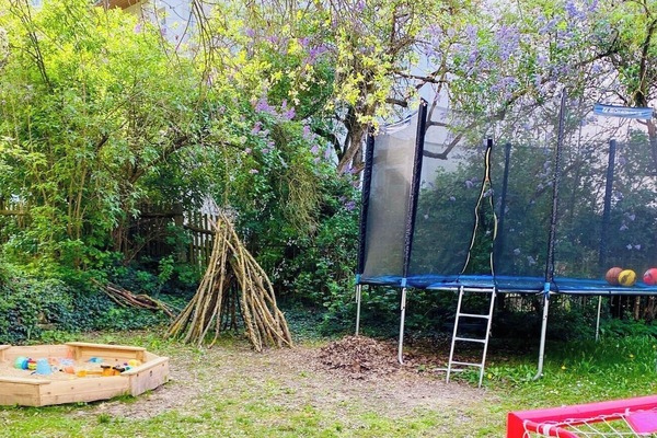 Kinderspielbereich in unserem Garten