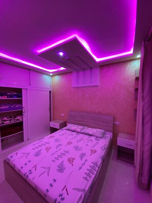 2 makuuhuonetta, silitysrauta/-lauta, Wi-Fi, vuodevaatteet