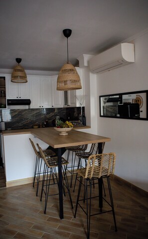 Dining - Luxury apartment On The Beach Makarska (Makarska)