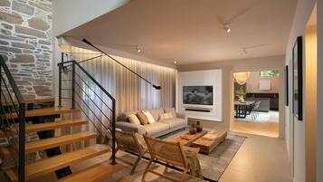 Smart-tv och eldstad