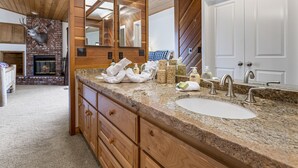 Unclassified image, 4 of 45, button - Whiskey Pines Chalet (Big Bear Lake)