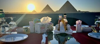 Fabulous View Pyramids Inn