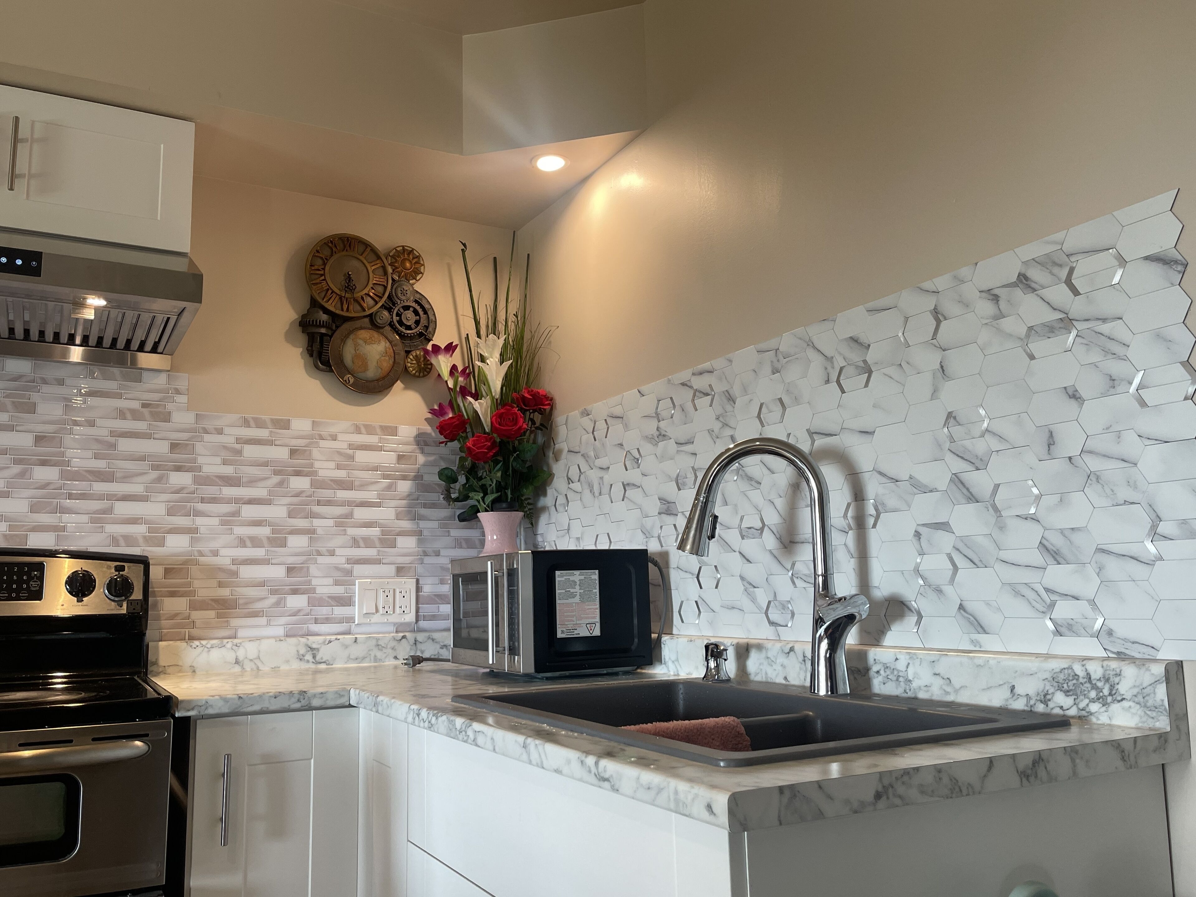 Køleskab, mikrobølgeovn, ovn, kogeplade