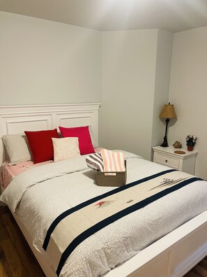 4 bedrooms, desk, WiFi, bed sheets - Luxury Ocean View, home in Powell River! Super Clean (Powell River)