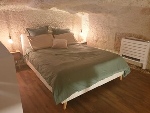 1 bedroom, soundproofing, free WiFi, bed sheets