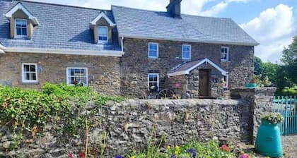 Farmhouse in the perfect location to discover Ireland
