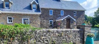 Farmhouse in the perfect location to discover Ireland