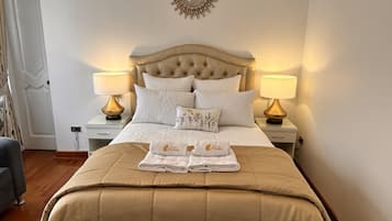 Kamar Deluks | Selimut bulu angsa dan tempat tidur Tempur-Pendic