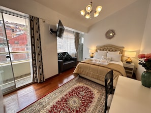 Cubrecamas, colchones Tempur-Pedic y decoración personalizada