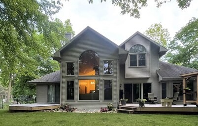 Oshkosh EAA Premier Location ~ Beautiful home steps away from all the action! 