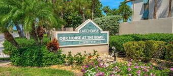 Our House Lake House by Beachside Mgt