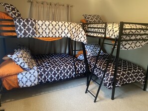 3 bedrooms, iron/ironing board, WiFi, bed sheets