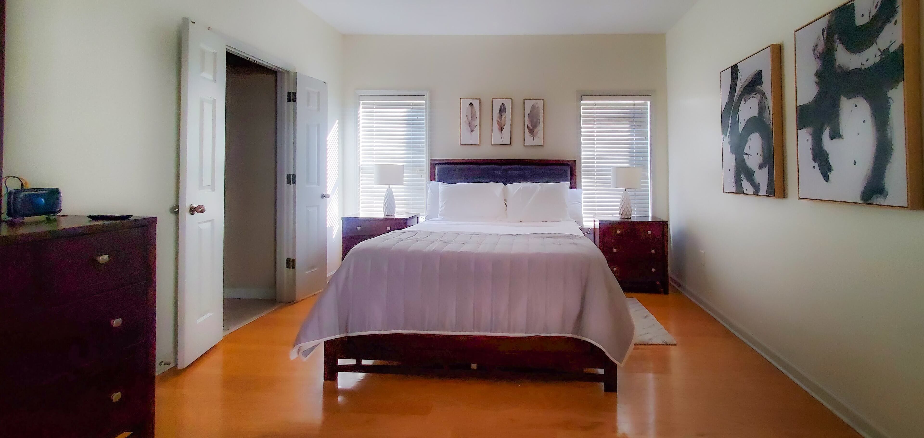 3 dormitorios, tabla de planchar con plancha, wifi gratis y ropa de cama