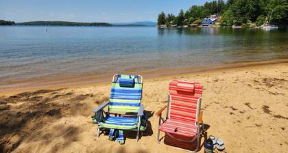 Come & enjoy beautiful Lake Winni! Concerts are within 5 min. Economy pricing