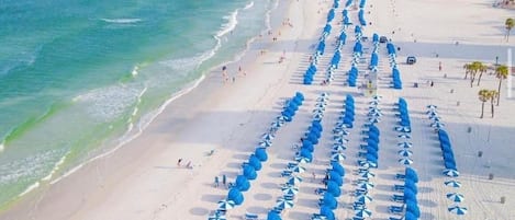 Solsenger og strandhåndklær