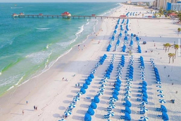 Solsenger og strandhåndklær