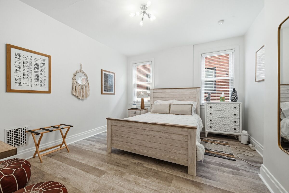 2 bedrooms, iron/ironing board, free WiFi, bed sheets