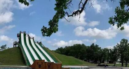 Oak Tree Manor w/ Pool