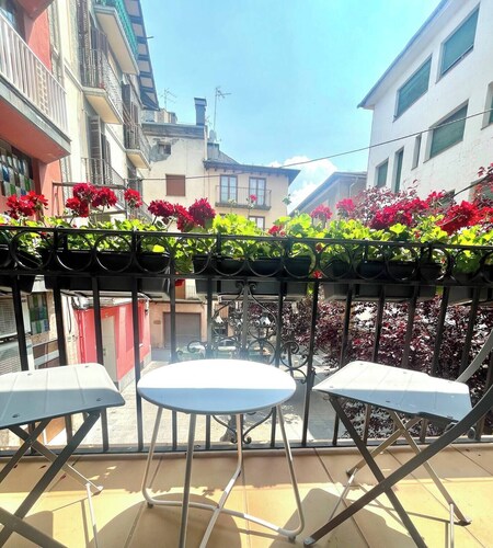 CAL QuEROL 1 - Spacious cozy apt in the heart of Puigcerdà