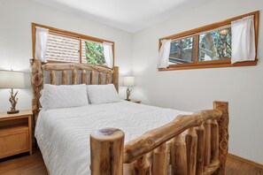 2 bedrooms, free WiFi - Village and Lake Escape (Big Bear Lake)