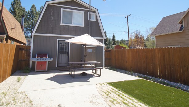 Exterior - The Rock House (Big Bear City)